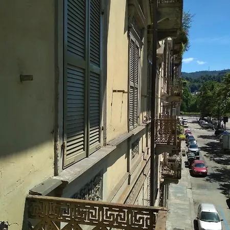7 * Turín